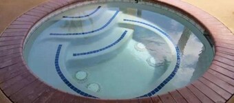 America's Best Inn & Suites