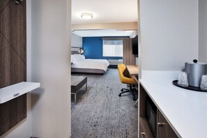 In-room safe, iron/ironing board, free cots/infant beds, rollaway beds - Holiday Inn Express & Suites Wauseon by IHG (Wauseon)