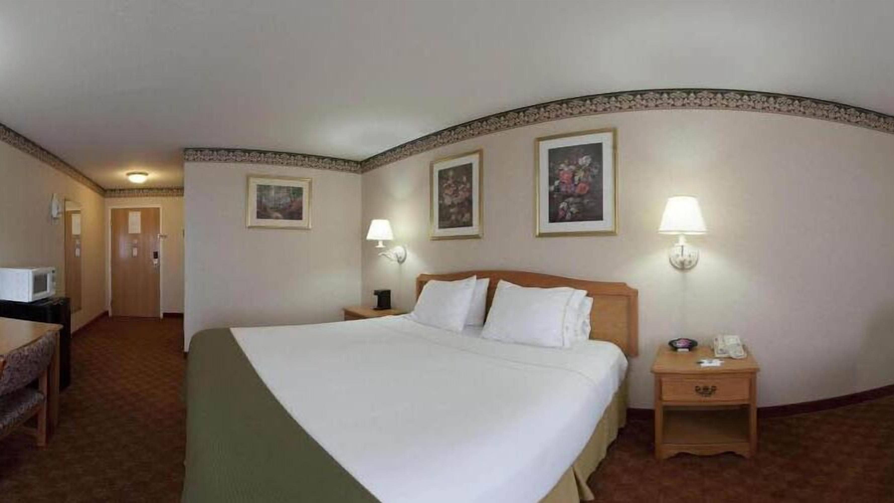 in-room safe, iron/ironing board, free cots/infant beds, rollaway beds