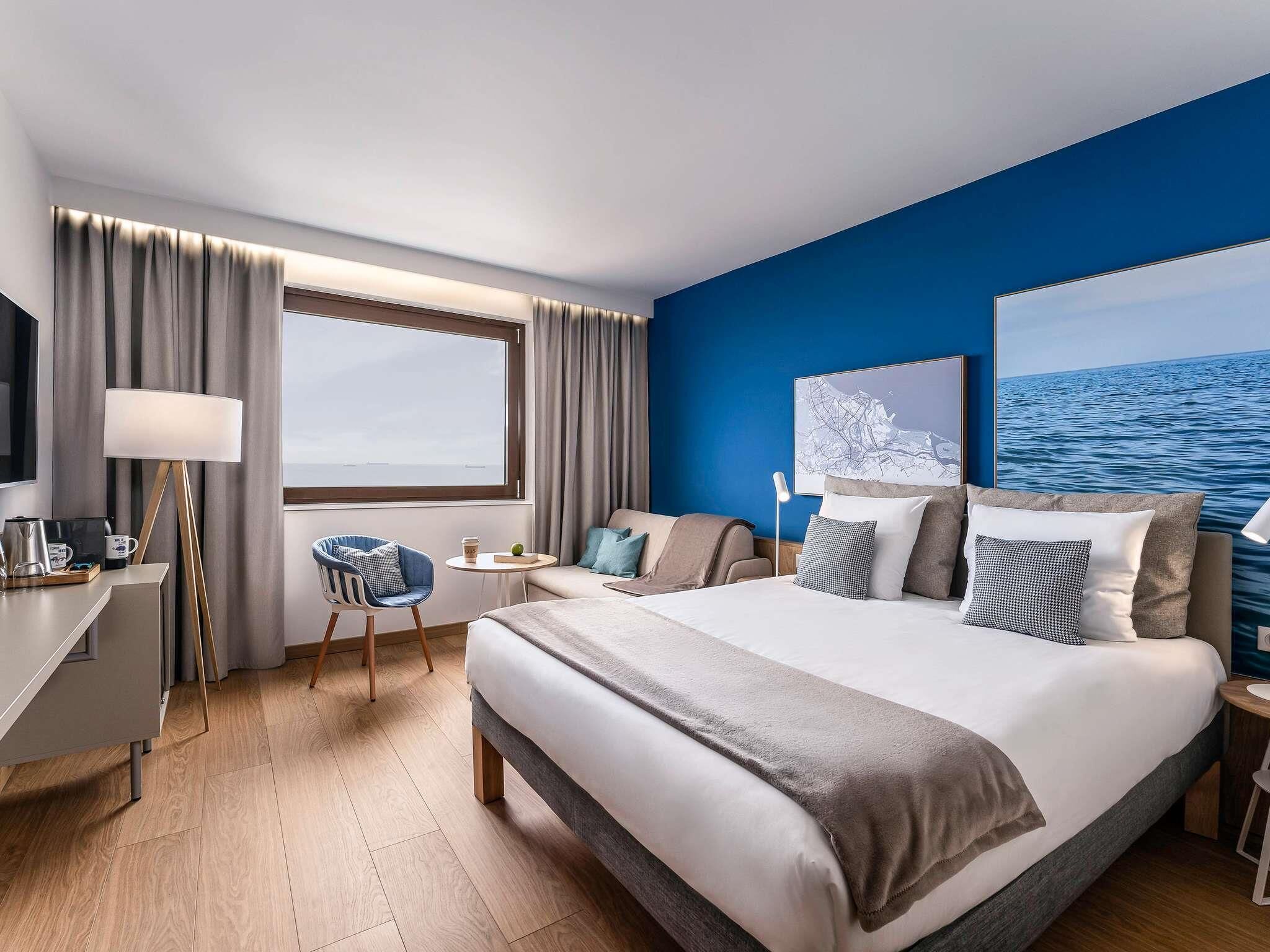 Superior Room, 1 Queen Bed with Sofa bed (A/C on the highest floor)