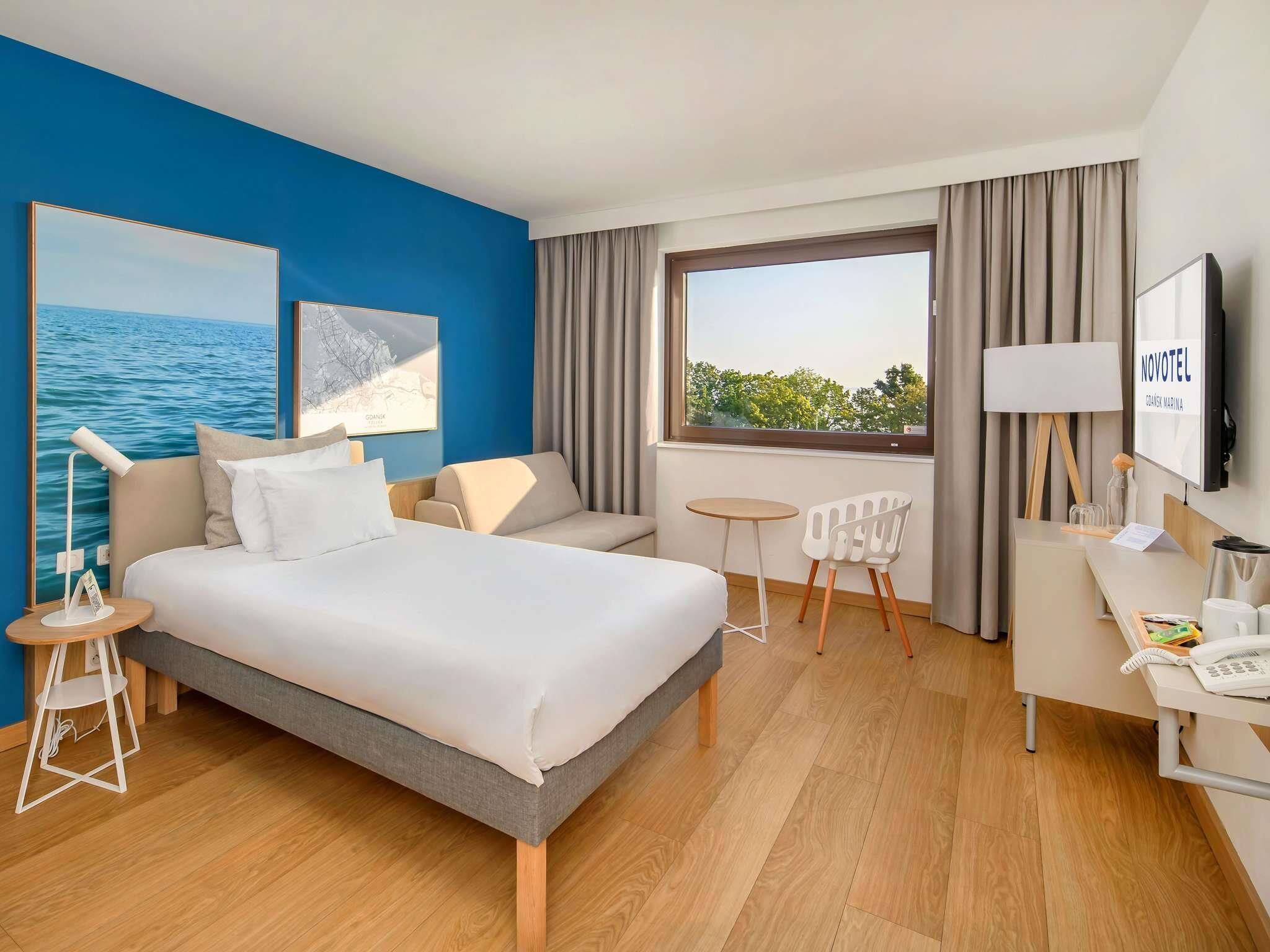 Standard Room, 1 Twin Bed (Comfortable, air-conditioned) | Desk, laptop workspace, blackout drapes, soundproofing