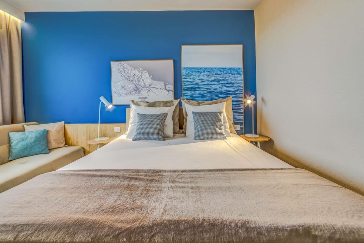 Superior Room, 1 Queen Bed, Sea View (A/C) | Desk, laptop workspace, blackout drapes, soundproofing
