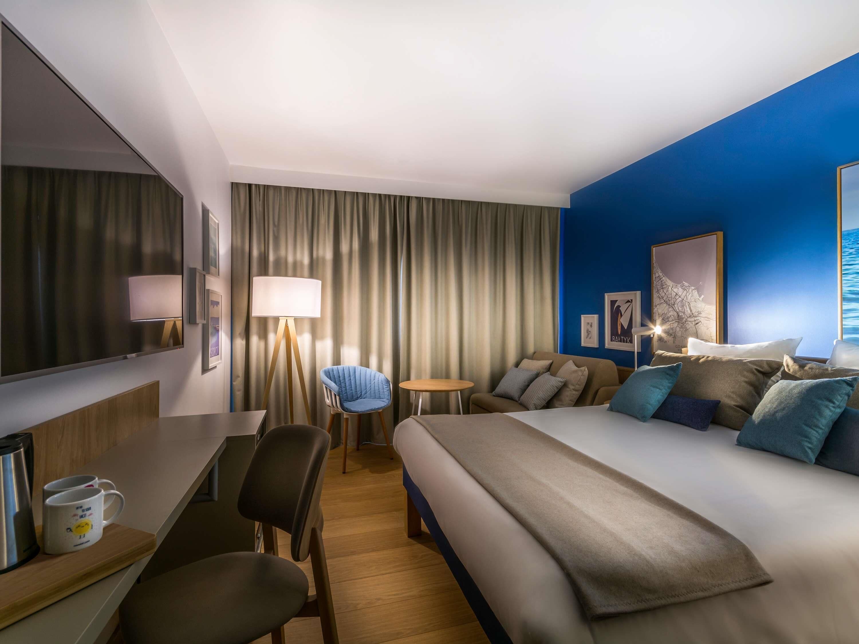 Superior Room, 1 Queen Bed with Sofa bed (A/C on the highest floor) | Desk, laptop workspace, blackout drapes, soundproofing