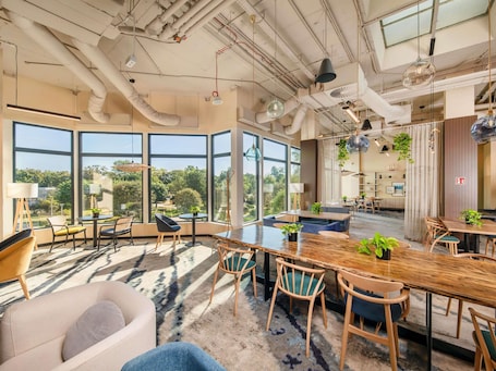 Se sirven almuerzos y cenas. Novotel Gdansk Marina