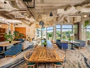 Lobby sitting area - Novotel Gdansk Marina (Gdansk)
