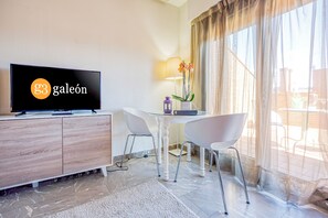 2 bedrooms, in-room safe, free WiFi, bed sheets