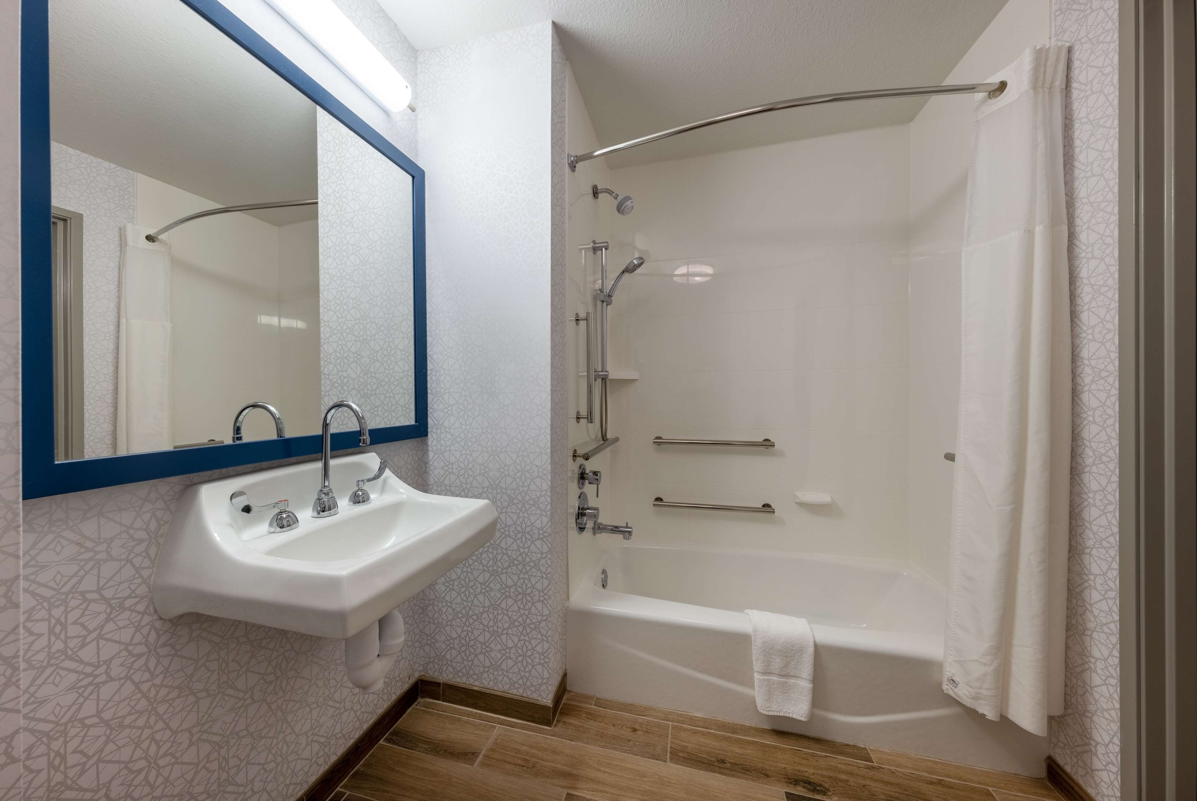 room, 2 queen beds, accessible, bathtub | bathroom | combined shower/bathtub, hydromassage showerhead, free toiletries
