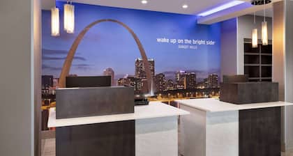 La Quinta Inn & Suites by Wyndham St Louis Route 66