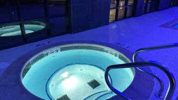 室内 SPA 浴缸