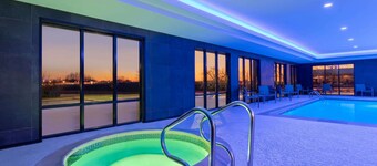 La Quinta Inn & Suites by Wyndham St Louis Route 66