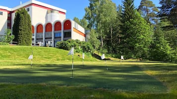 Enjoy a round of golf with a clear view of the surrounding landscape from this picturesque course.