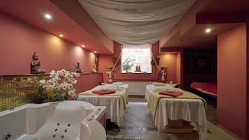 Couples treatment room(s), sauna, Turkish bath/hammam, body treatments