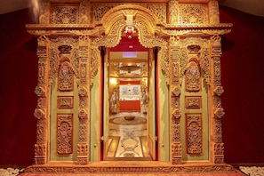 Couples treatment room(s), sauna, Turkish bath/hammam, body treatments