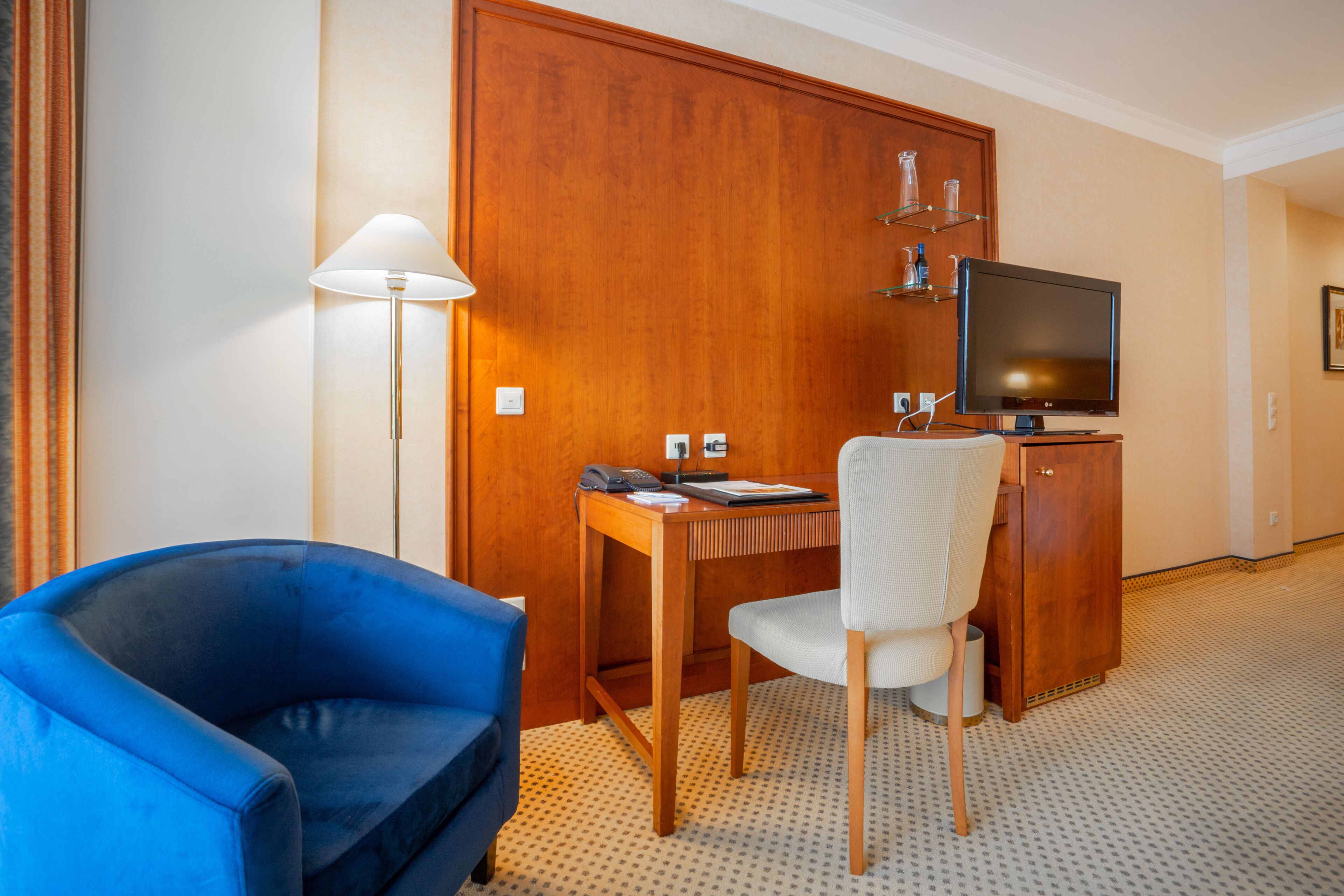 comfort double room, garden view | 1 bedroom, hypo-allergenic bedding, minibar, in-room safe