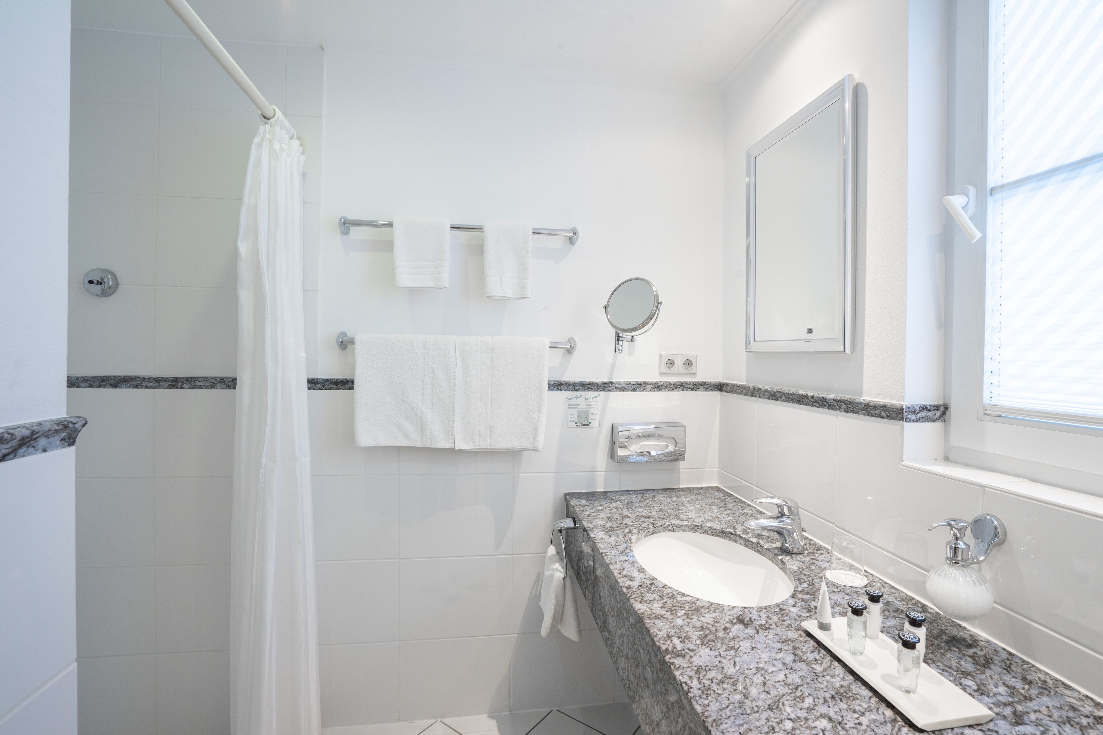 comfort double room, terrace, garden view (country view) | bathroom | free toiletries, hair dryer, bathrobes, slippers