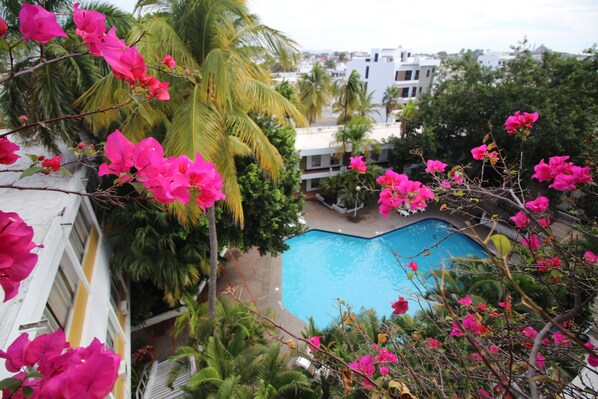 Outdoor pool, pool umbrellas