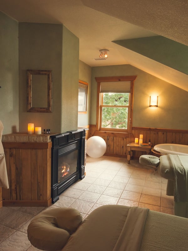 Sauna, steam room, body treatments, hot stone massages