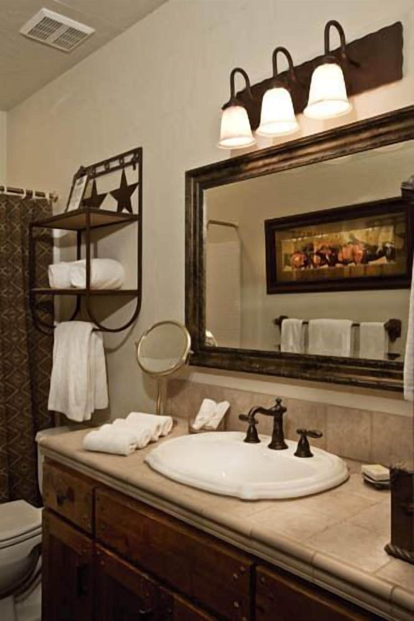 Mesa King | Bathroom | Designer toiletries, hair dryer, bathrobes, towels