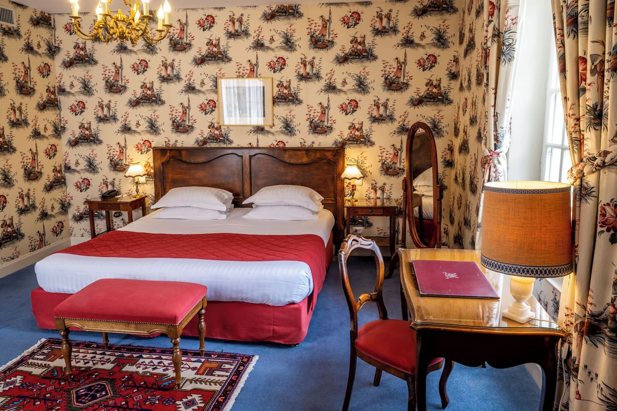 Deluxe Room, 1 Double Bed (Deluxe Room Cité des Parfums Pavilion) | Premium bedding, Select Comfort beds, minibar, in-room safe