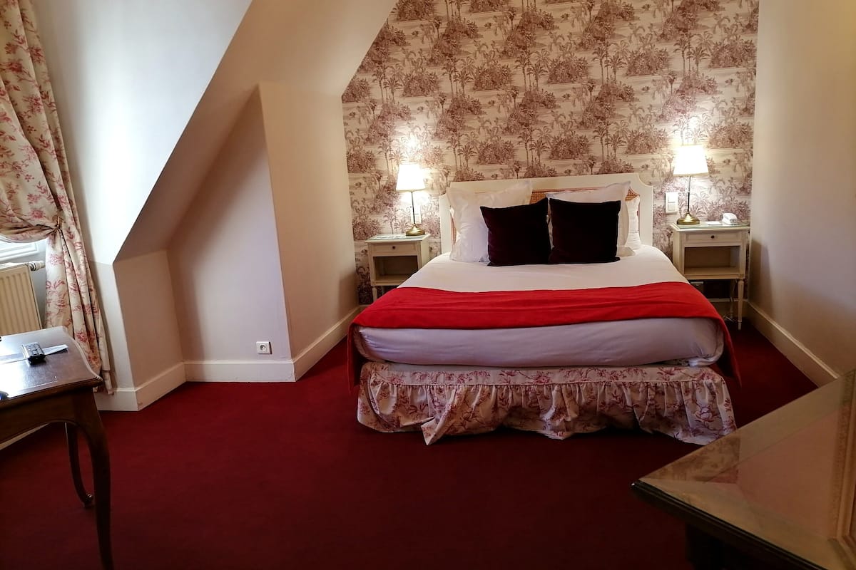 Family Suite | 2 bedrooms, premium bedding, minibar, in-room safe