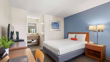 Deluxe Room, 1 Queen Bed | View from room