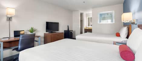 Chambre Deluxe, 2 grands lits | Bureau, accès au Wi-Fi (inclus), literie fournie