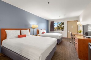 Deluxe Room, 2 Queen Beds | Desk, free WiFi, bed sheets - Good Nite Inn Camarillo (Camarillo)