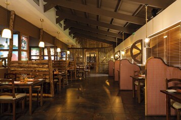 8 restaurants, spécialités Cuisine internationale