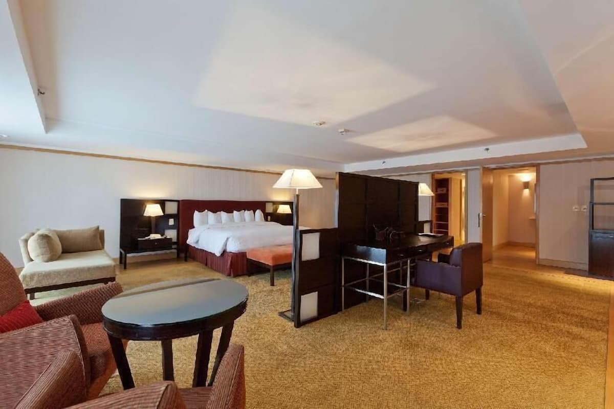 Premium bedding, down comforters, pillowtop beds, in-room safe