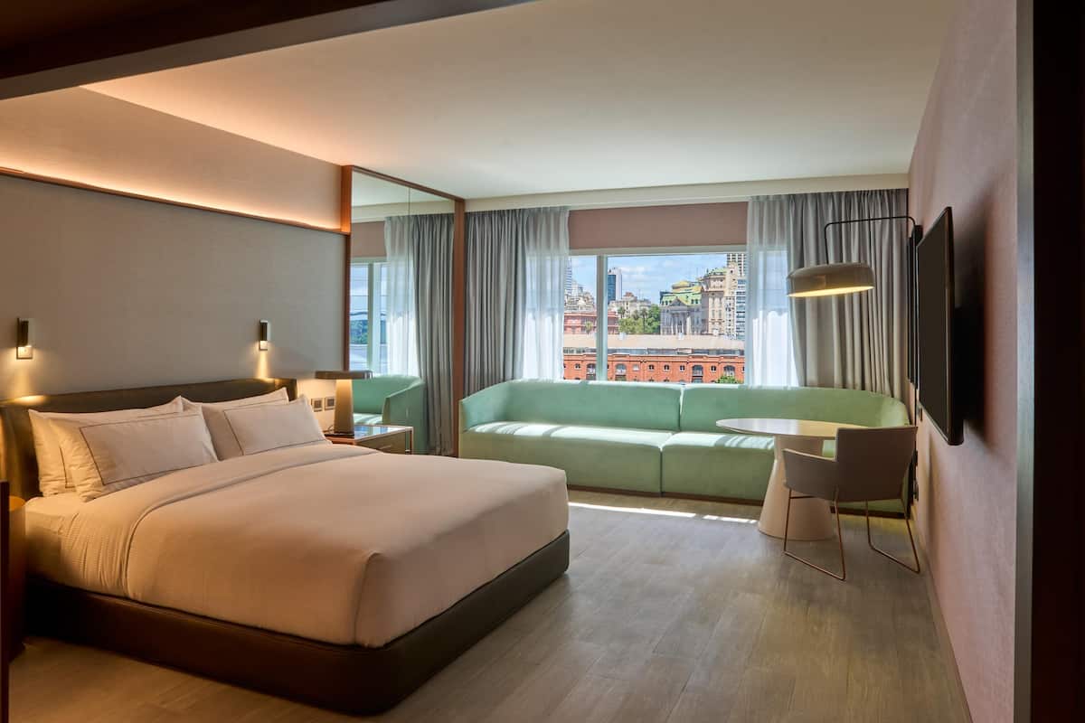 Deluxe Room, 1 King Bed