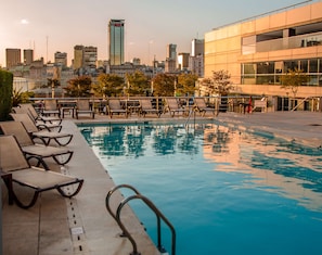 Outdoor pool, pool umbrellas, sun loungers