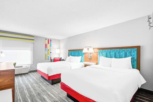 Premium bedding, in-room safe, desk, laptop workspace