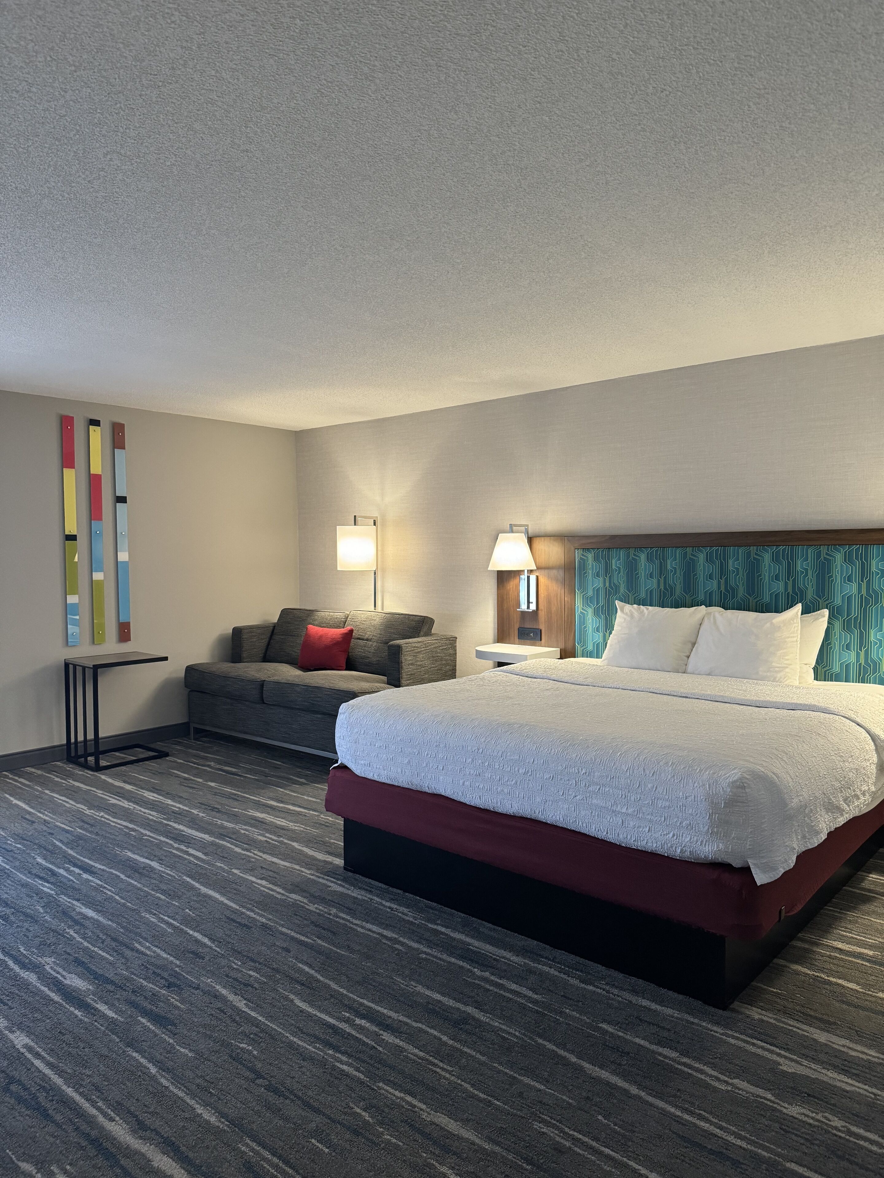 premium bedding, in-room safe, desk, laptop workspace