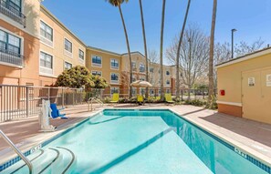 Seasonal outdoor pool - Extended Stay America Suites San Ramon Bishop Ranch East (San Ramon)