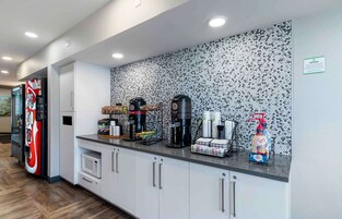 Café da manhã para viagem grátis todos os dias