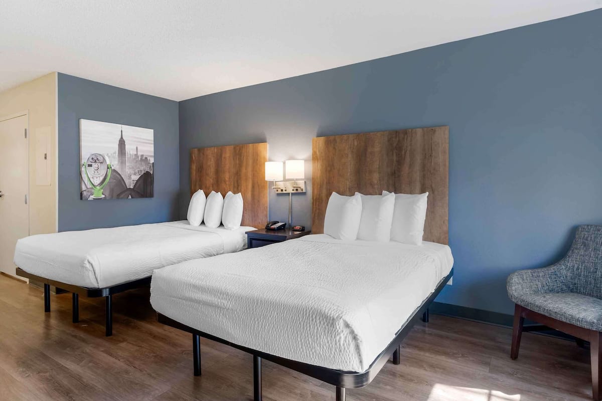 Studio, 2 Double Beds, Non Smoking | Desk, laptop workspace, iron/ironing board, free WiFi
