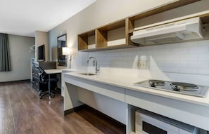 Studio, 1 Queen Bed, Accessible, Non Smoking | Desk, laptop workspace, iron/ironing board, free WiFi - Extended Stay America Suites San Ramon Bishop Ranch East (San Ramon)