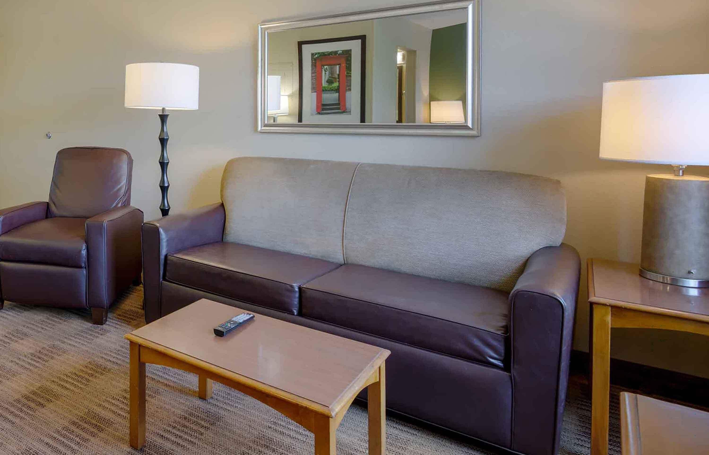 Deluxe Studio, 1 Queen Bed with Sofa bed, Non Smoking | Pillowtop beds, desk, iron/ironing board, free WiFi