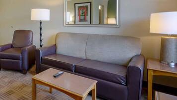 Deluxe Studio, 1 Queen Bed with Sofa bed, Non Smoking | Pillowtop beds, desk, iron/ironing board, free WiFi