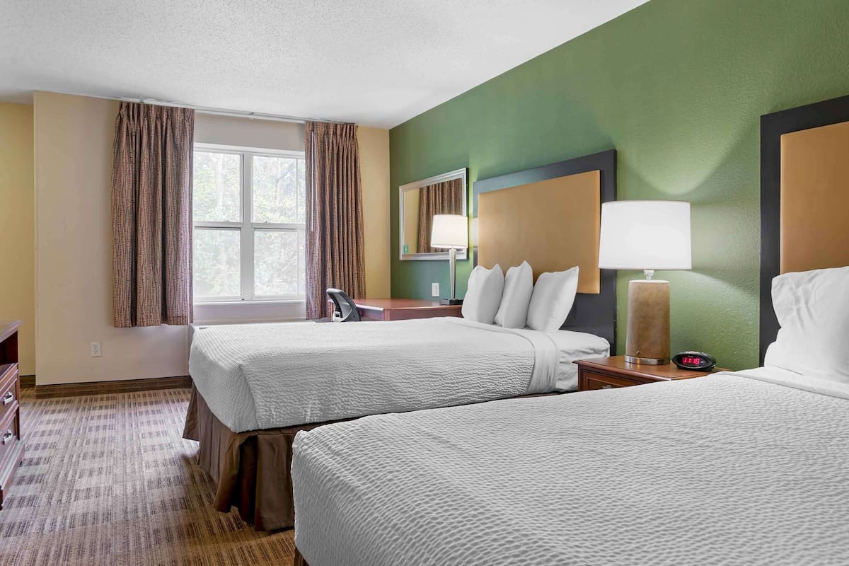 Deluxe Studio, Multiple Beds, Non Smoking | Pillowtop beds, desk, iron/ironing board, free WiFi