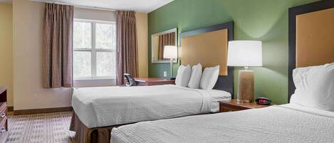 Studio Deluxe, Plusieurs lits, non-fumeur | Lit avec matelas Ă plateau-coussin, bureau, fer et planche Ă repasser