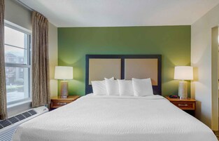 Pillowtop beds, desk, iron/ironing board, free WiFi