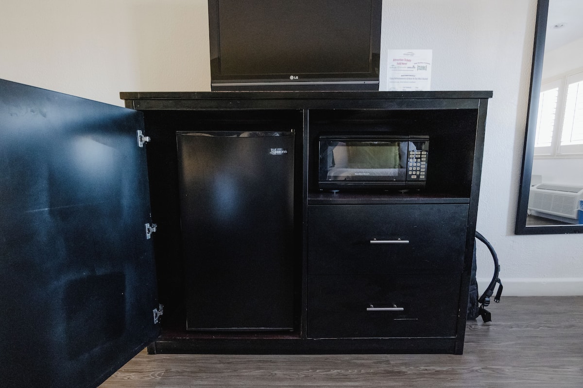 in-room safe, iron/ironing board, free wifi, bed sheets