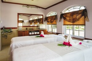 Couples treatment rooms, sauna, hot tub, steam room, body treatments