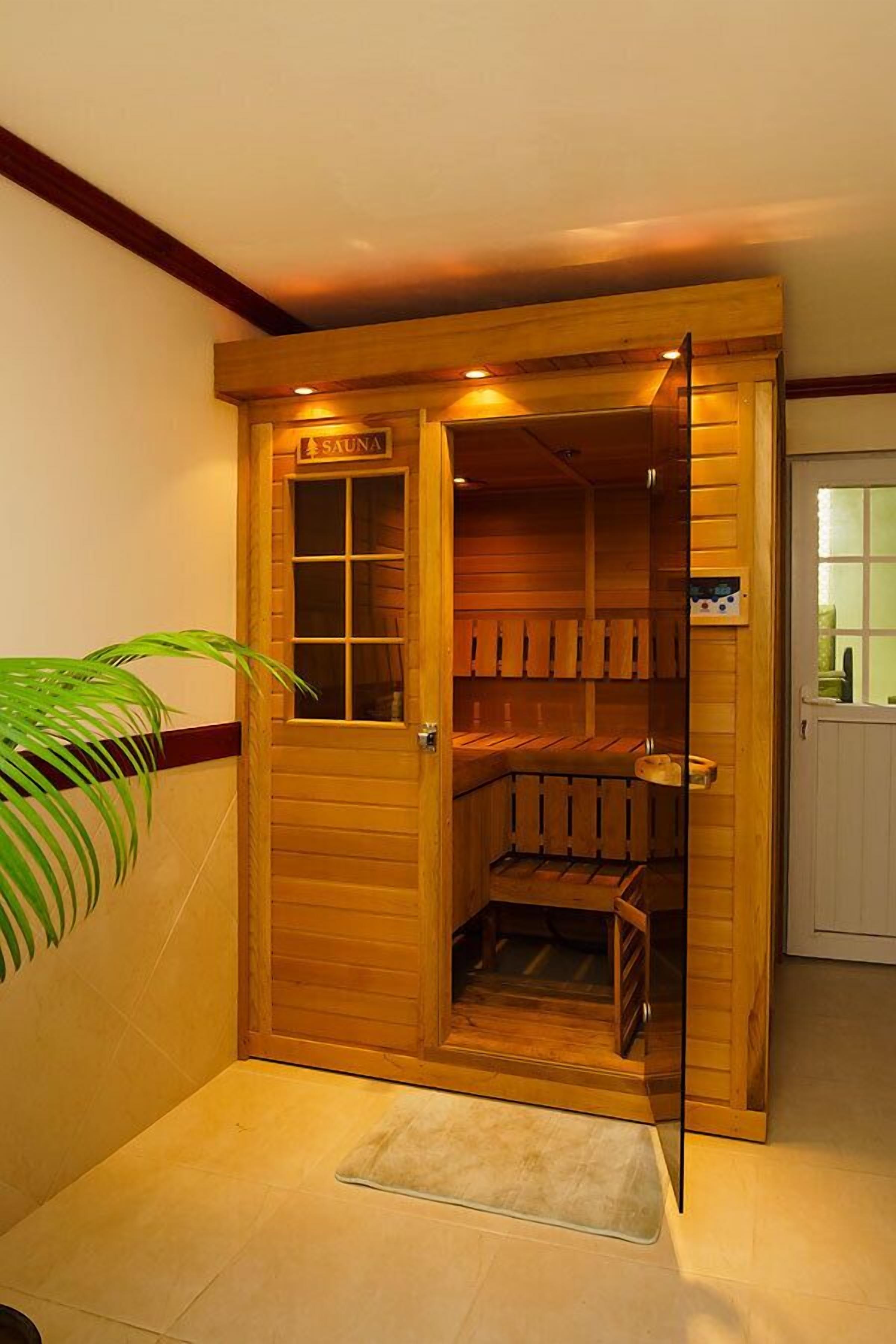couples treatment room(s), sauna, hot tub, steam room, body treatments