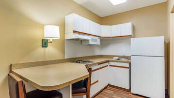 Fridge, microwave, stovetop