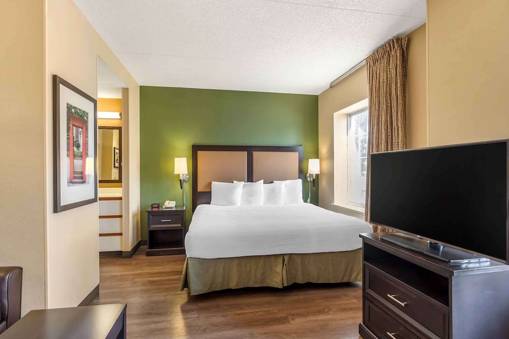 Studio 6 Extended Stay Chicago Vernon Hills Lincolnshire IL
