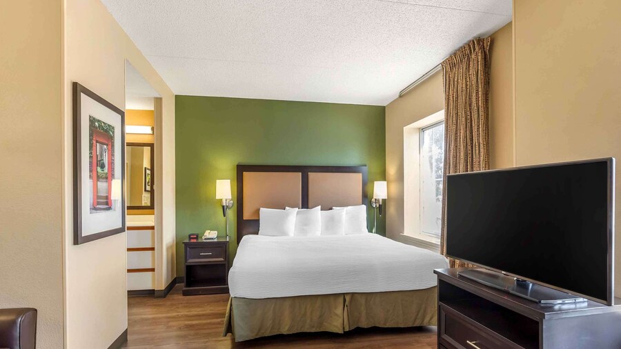 Studio 6 Extended Stay Chicago Vernon Hills Lincolnshire IL