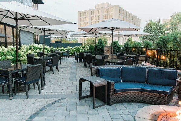 2 bares/lounges