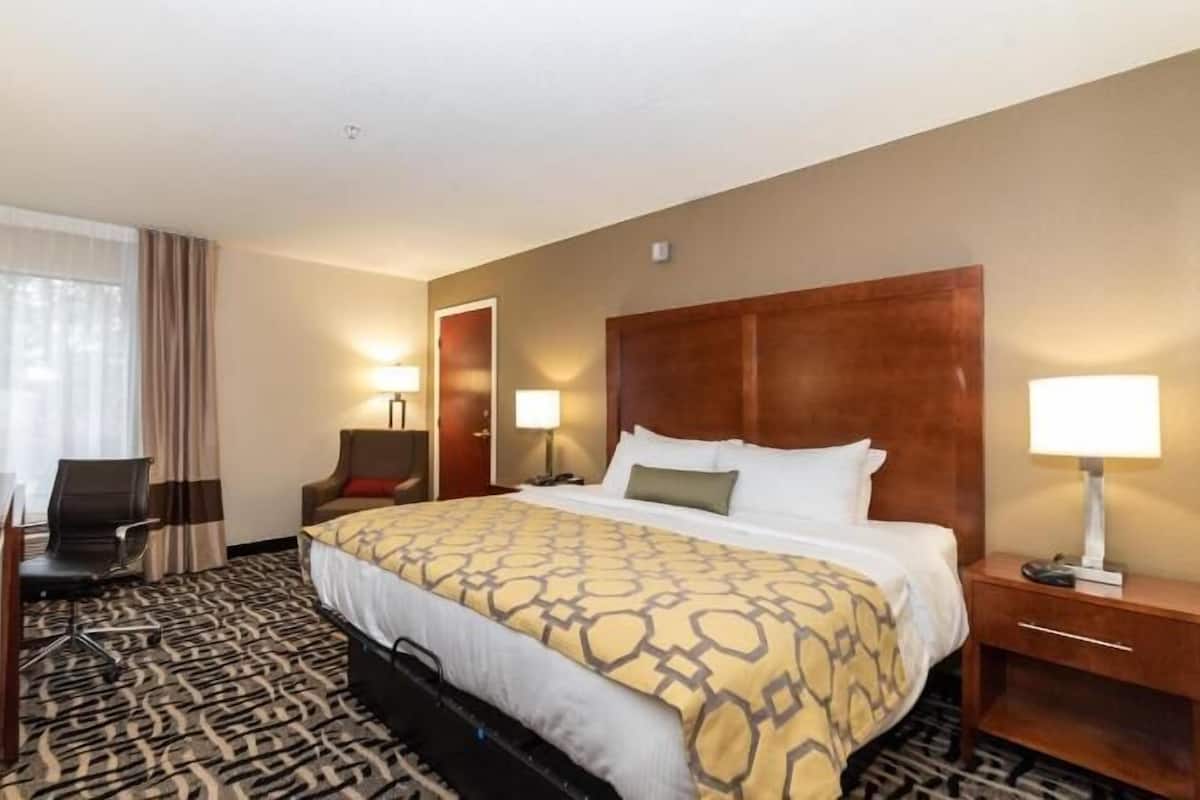 Egyptian cotton sheets, premium bedding, down comforters, pillowtop beds